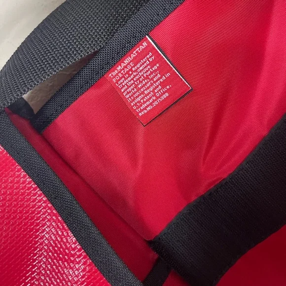 FP Movement x Manhattan Portage Vinyl Vintage Messenger Bag Red NWT - Picture 8 of 10